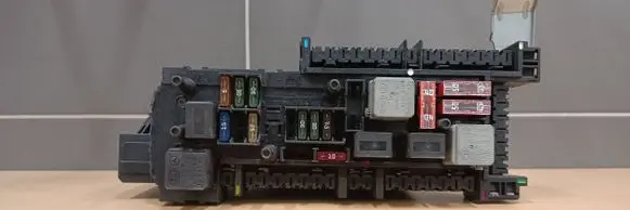Mercedes-Benz C W204 SAM control unit 2049006401 2129021201 2045458932