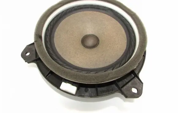 Toyota Corolla Verso E121 Rear door speaker