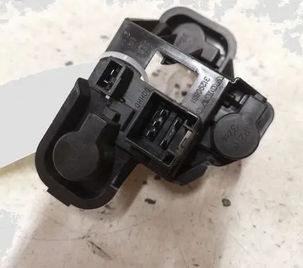 Volvo V40 Tail light bulb cover holder 31290851