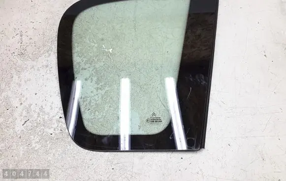 Citroen C3 Picasso Rear side window e143r001583