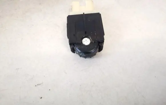 Toyota Yaris Headlight level height control switch