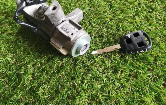 Toyota Avensis T250 Ignition lock 45020-05-