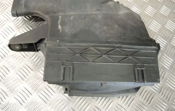 Mercedes-Benz G W463 2nd Gen Air filter box A6420942404
