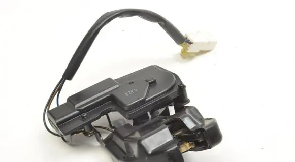 Chevrolet Epica Tailgate lock latch 