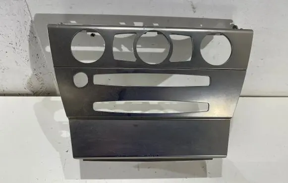 BMW 6 E63 E64 Dashboard center trim panel 52850610