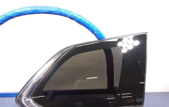 Mitsubishi Outlander Rear side window 