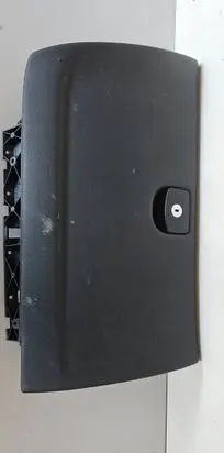 Peugeot 407 Glove box