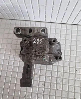Engine mount bracket