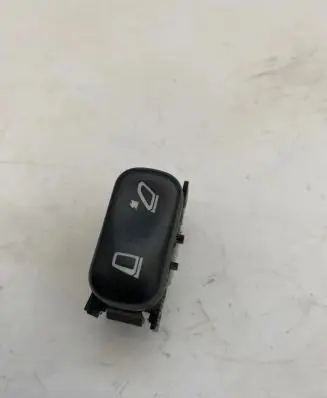 Mercedes-Benz E W210 Wing mirror switch 2108202010