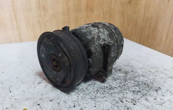 Renault Scenic I Air conditioning (A/C) compressor (pump) 7700103536 6560762