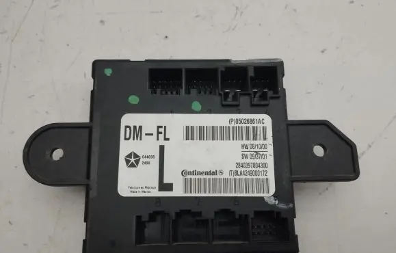 Chrysler Town & Country V Door control unit/module P05026861AC