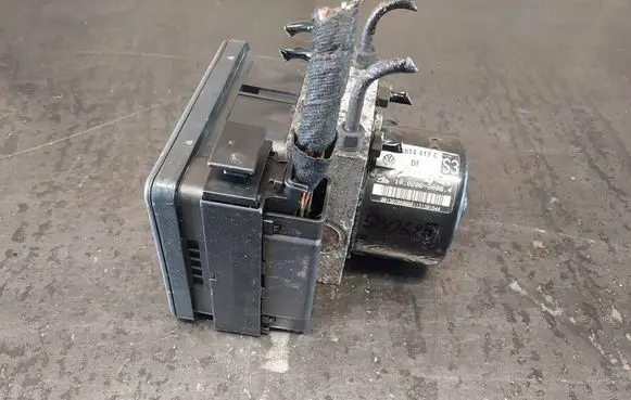 Skoda Octavia Mk1 (1U) ABS Pump 1C0907379D 1J0614417C 10.0960-0312.3