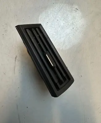 Seat Ibiza V (KJ) Dash center air vent grill 6F1820901M