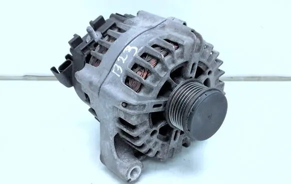 BMW 3 E92 E93 Generator/alternator 8507623 F57080201