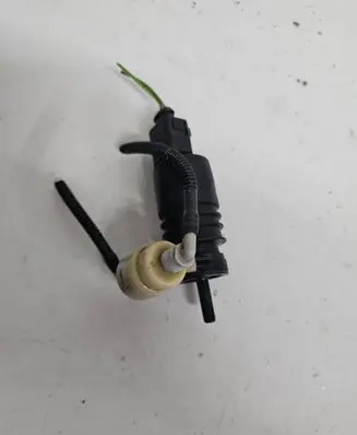 Volkswagen Golf V Windscreen/windshield washer pump 66B6F30