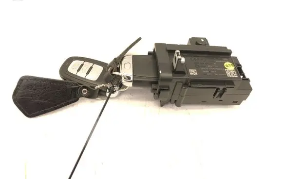 Audi A4 S4 B8 8K Ignition lock 8K0909131B 3330420101 1807010055