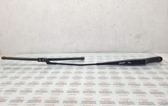 Volkswagen PASSAT B6 Front wiper blade arm 3C1955410B
