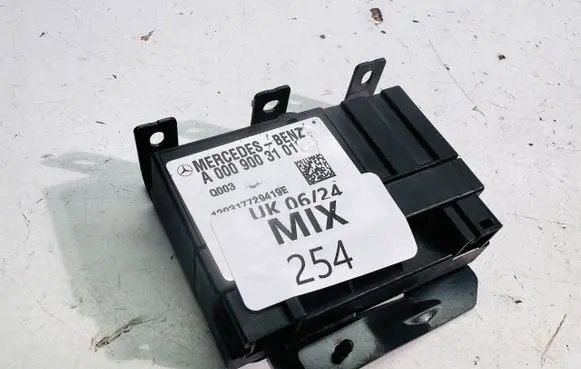 Mercedes-Benz E W212 Fuel injection pump control unit/module A0009003101