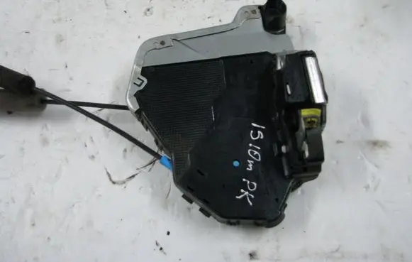 Lexus IS 220D-250-350 Front door lock 0G1705