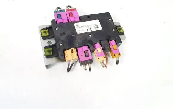 Volkswagen Touareg I Antenna control unit 7l6035530c