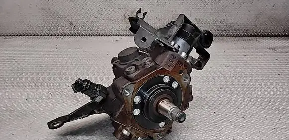 Ford Focus Fuel injection high pressure pump 0445010102 9656300380