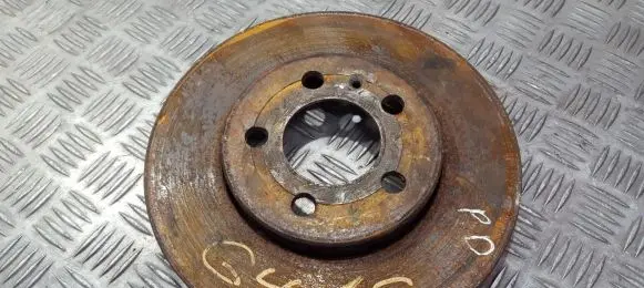 Volkswagen Golf IV Front brake disc