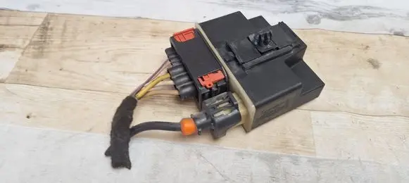 Citroen C4 I Glow plug pre-heat relay 9662570880 018010953