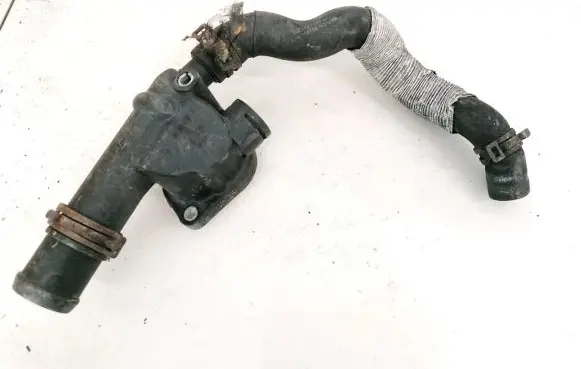 Volkswagen PASSAT B6 Engine coolant pipe/hose 03g121132b