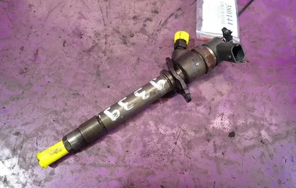 Volvo S60 Fuel injector