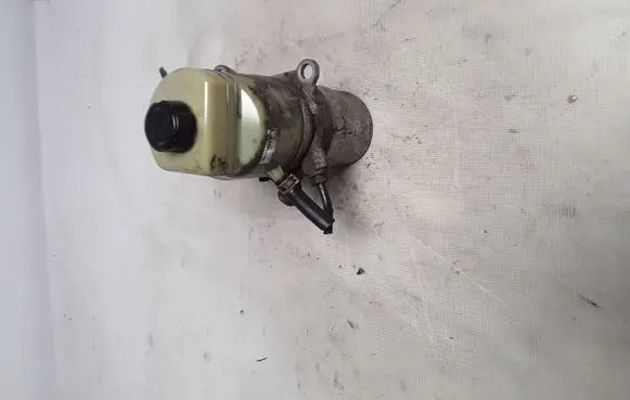Ford Focus Power steering pump 4M513K514AD