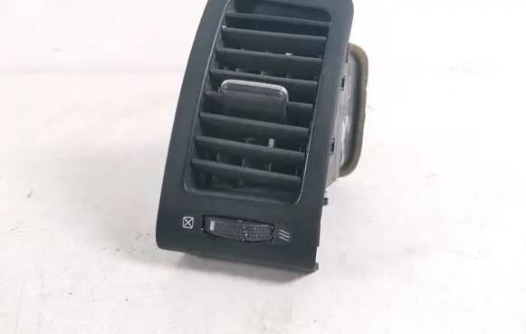 Toyota Corolla Verso E121 Dash center air vent grill