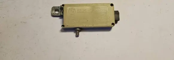 BMW 5 E39 Antenna control unit 65268368886