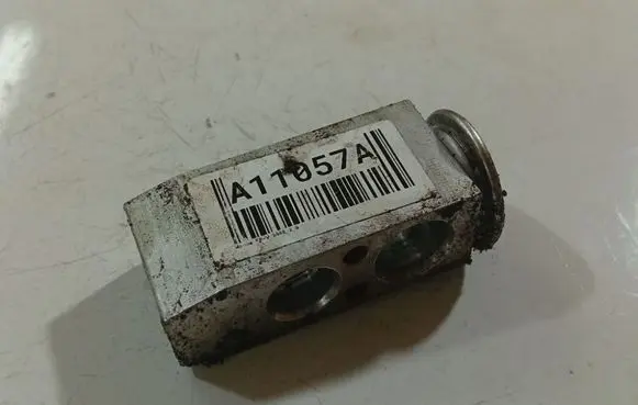 Honda FR-V Air conditioning (A/C) expansion valve 