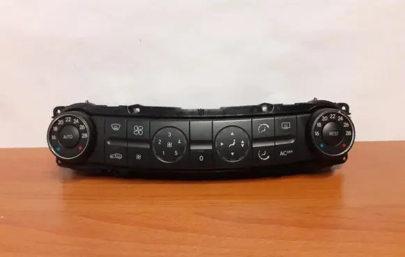 Mercedes-Benz E W211 Interior fan control switch 2118300190 140026010