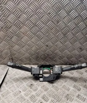 Wiper turn signal indicator stalk/switch