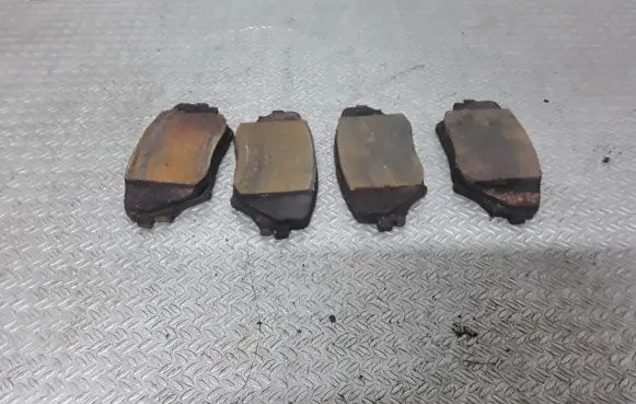 Toyota RAV 4 (XA20) Brake pads (front) 