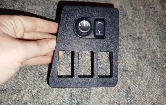 Nissan Qashqai+2 Wing mirror switch
