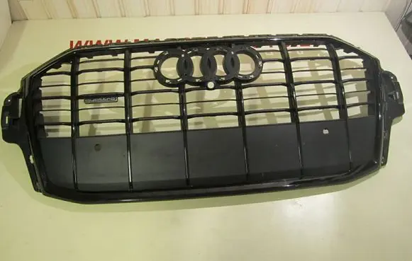 Audi Q7 4M Front bumper upper radiator grill 4M0853651AJ