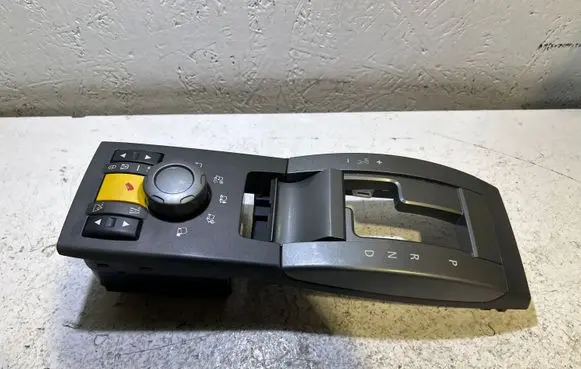 Land Rover Range Rover Sport L320 Suspension ride height/mode switch YUD501700WVH 060623