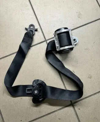 BMW 5 F10 F11 Front seatbelt 610126300C 130613