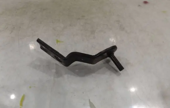 Engine mount bracket