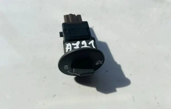 Passenger airbag on/off switch