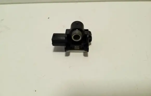 Mitsubishi Outlander Airbag deployment crash/impact sensor 8651A166
