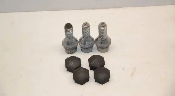 Nissan Qashqai Nuts/bolts 402224EA0B 12613