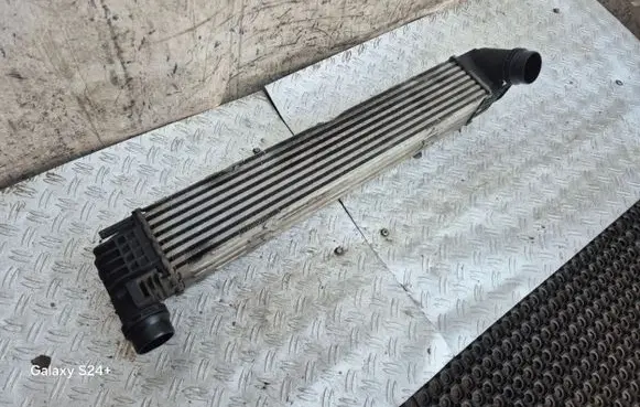 Renault Megane III Intercooler radiator 144960023R M136267E