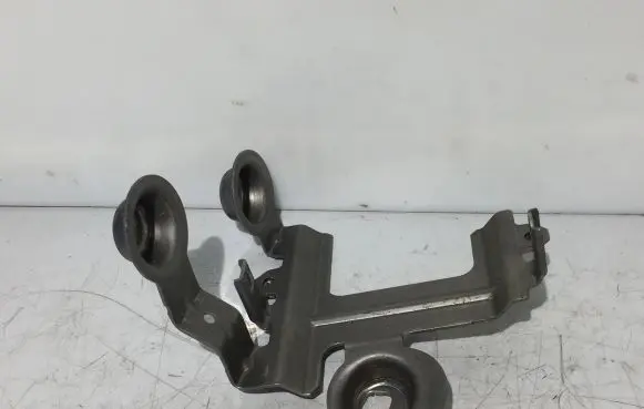 Ford Courier Bracket in trunk/boot ET7614536GA