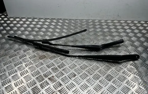 Skoda Superb B6 (3T) Front wiper blade arm 3T1955409A 3T1955410A