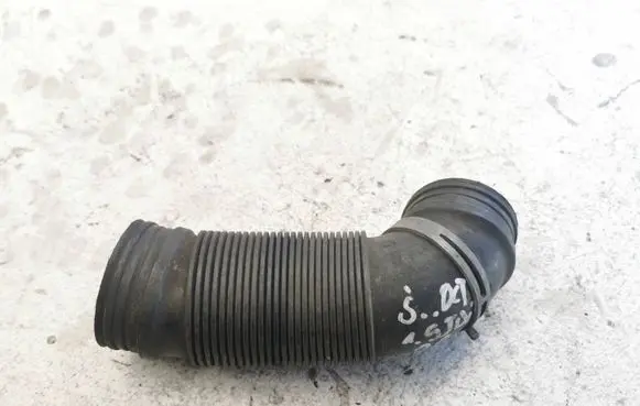 Skoda Octavia Mk2 (1Z) Air intake hose/pipe 1k0129864b