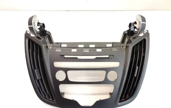 Radio/GPS head unit trim