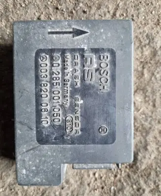 Mercedes-Benz E W124 Airbag control unit/module 0038200610 0285001050